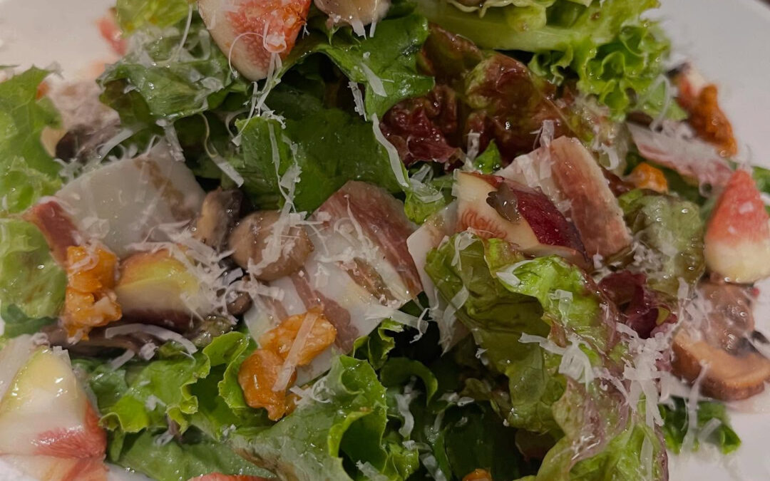 無花果ときのこ、パンチェッタのサラダ